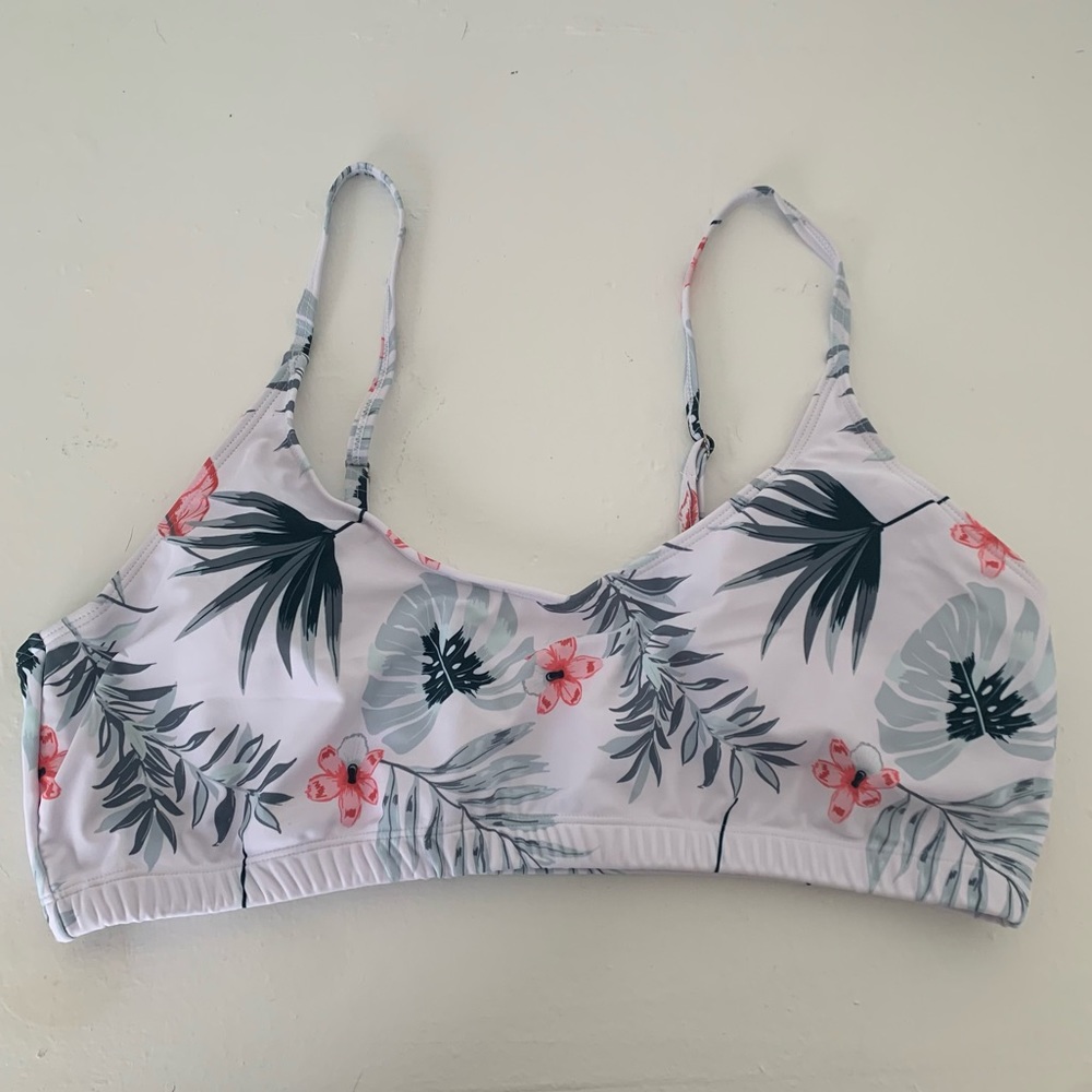 NWOT White & Floral Bikini Top